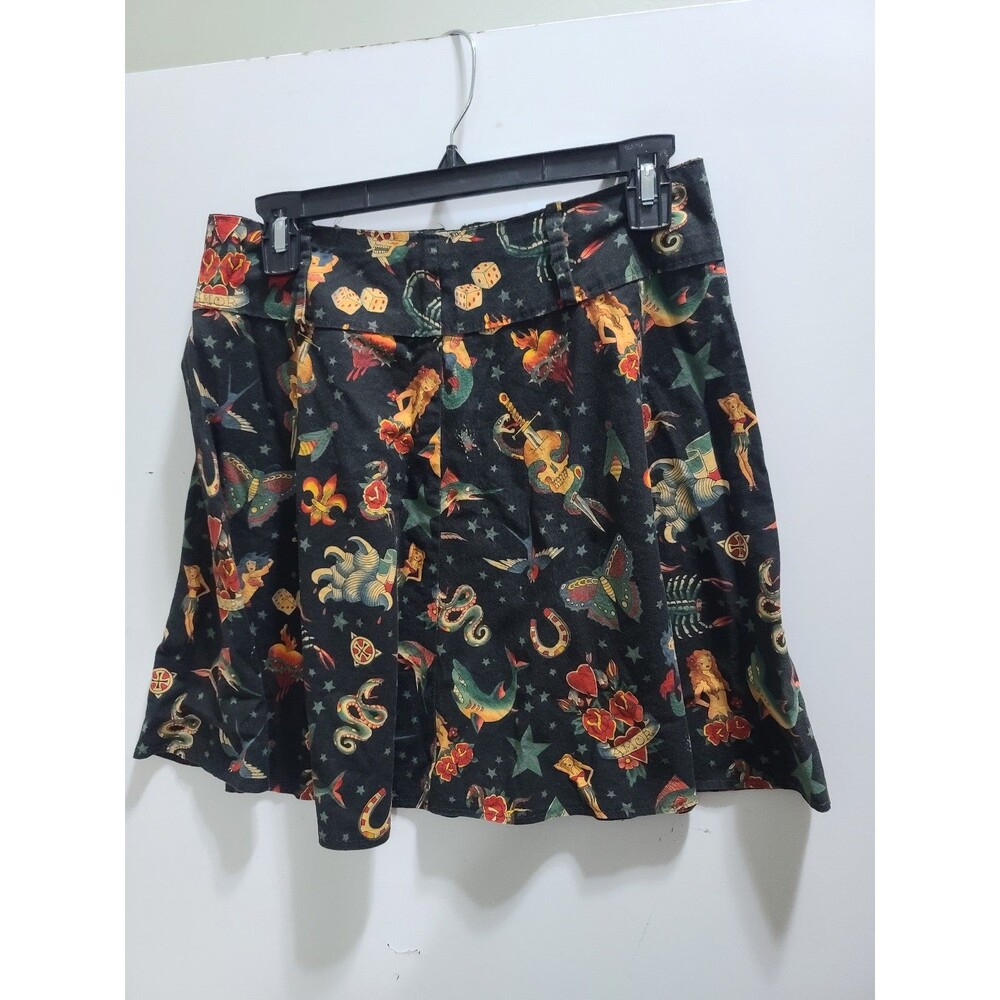 Lucky kat tattoo pin up Skirt